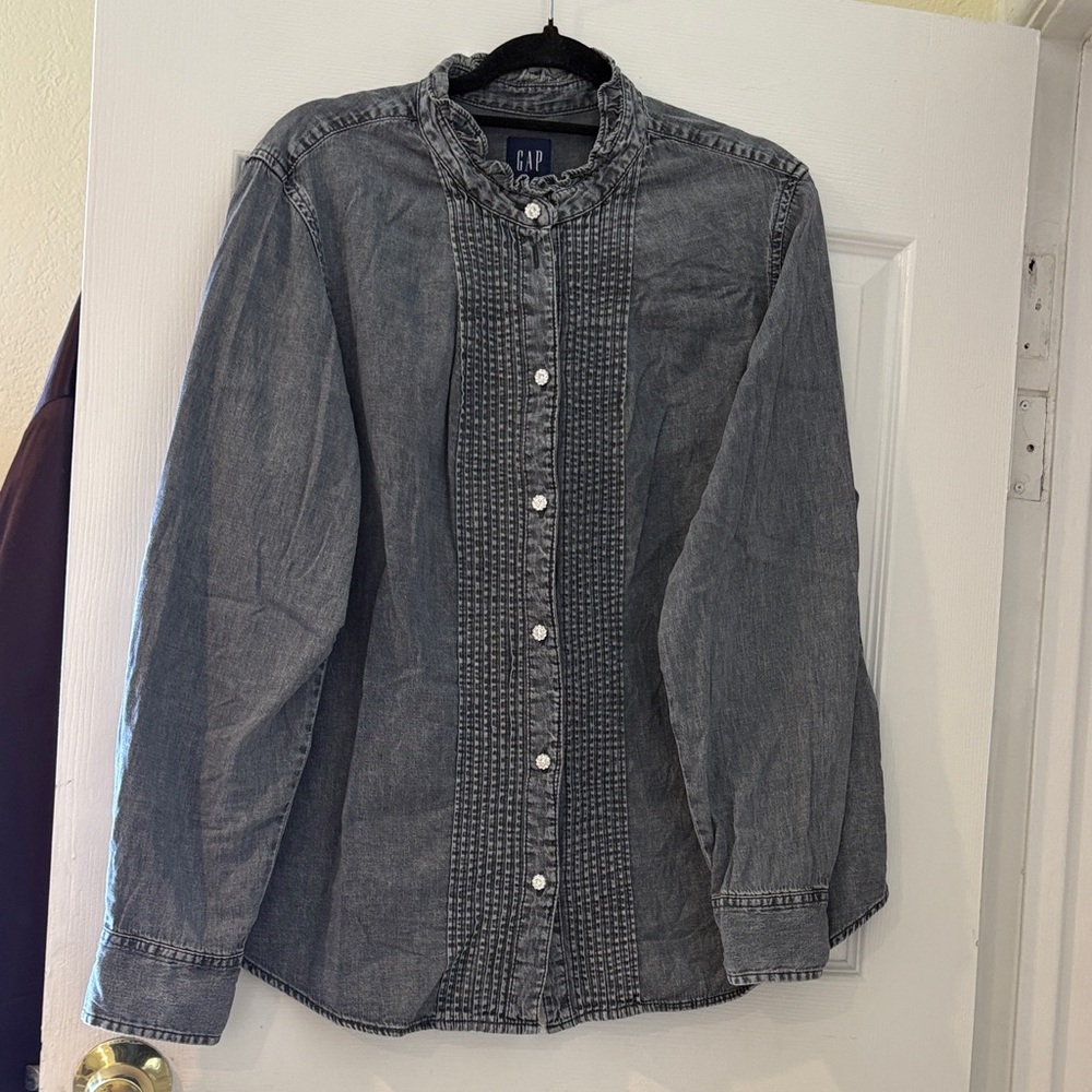 GAP women Charcoal Button-Down Shirt